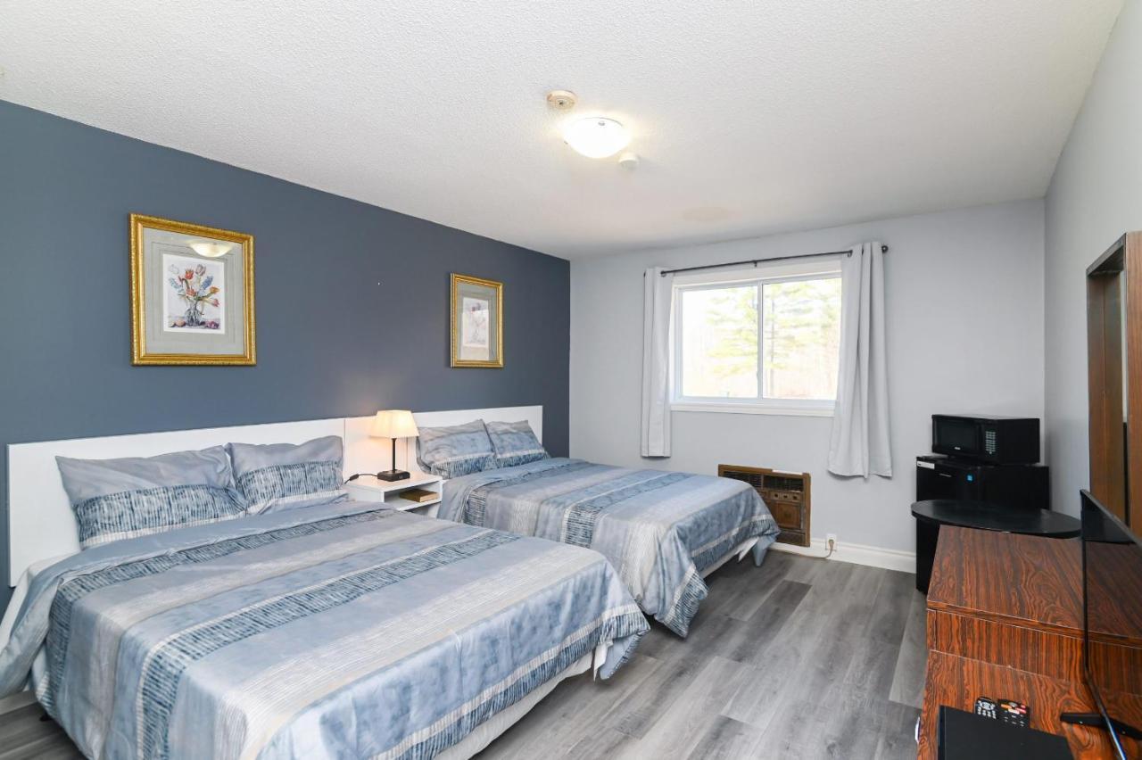 Lakeside Inn Cloyne Екстер'єр фото