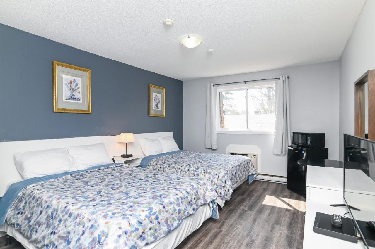 Lakeside Inn Cloyne Екстер'єр фото