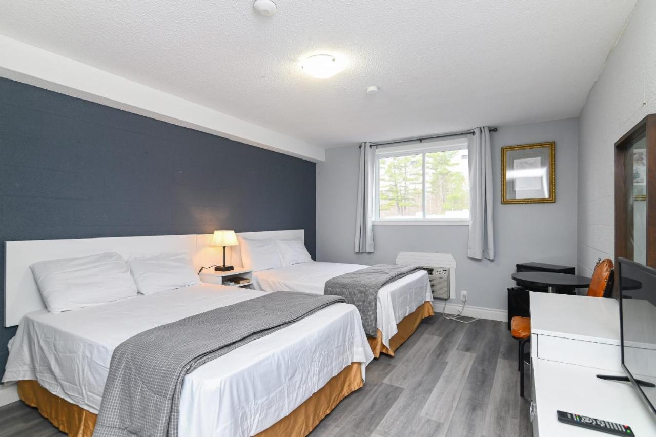 Lakeside Inn Cloyne Екстер'єр фото