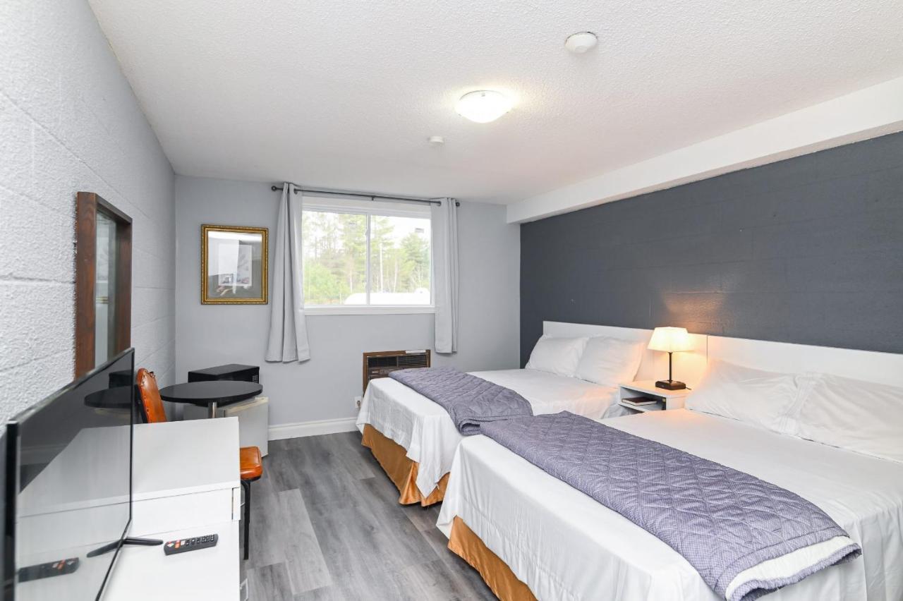 Lakeside Inn Cloyne Екстер'єр фото