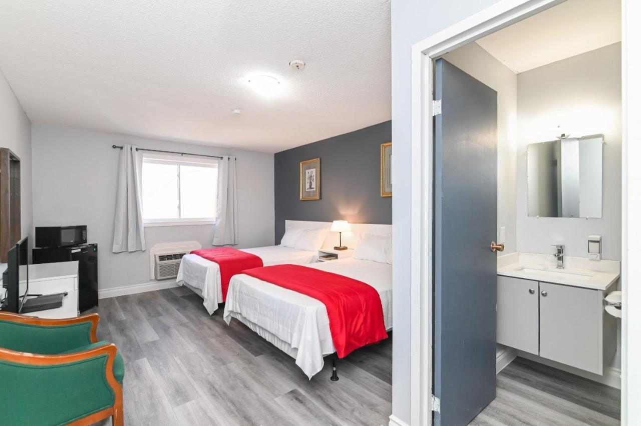 Lakeside Inn Cloyne Екстер'єр фото