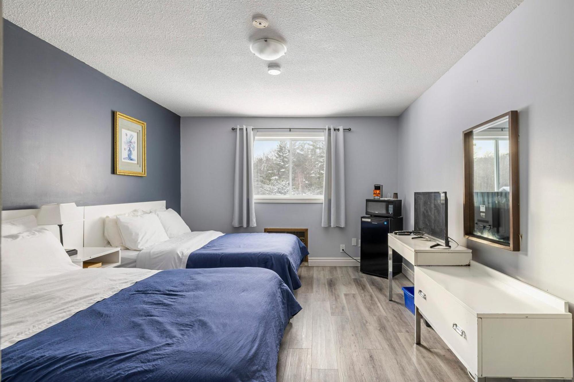 Lakeside Inn Cloyne Екстер'єр фото