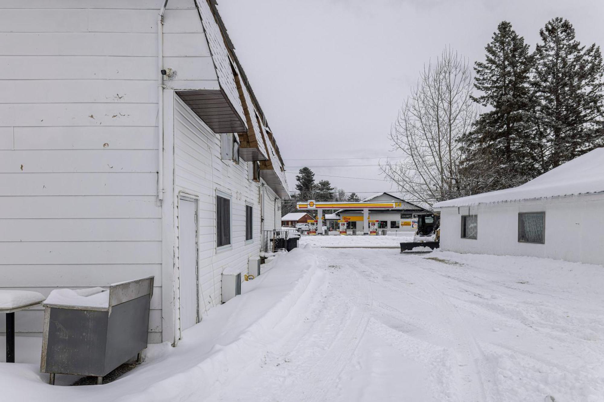 Lakeside Inn Cloyne Екстер'єр фото