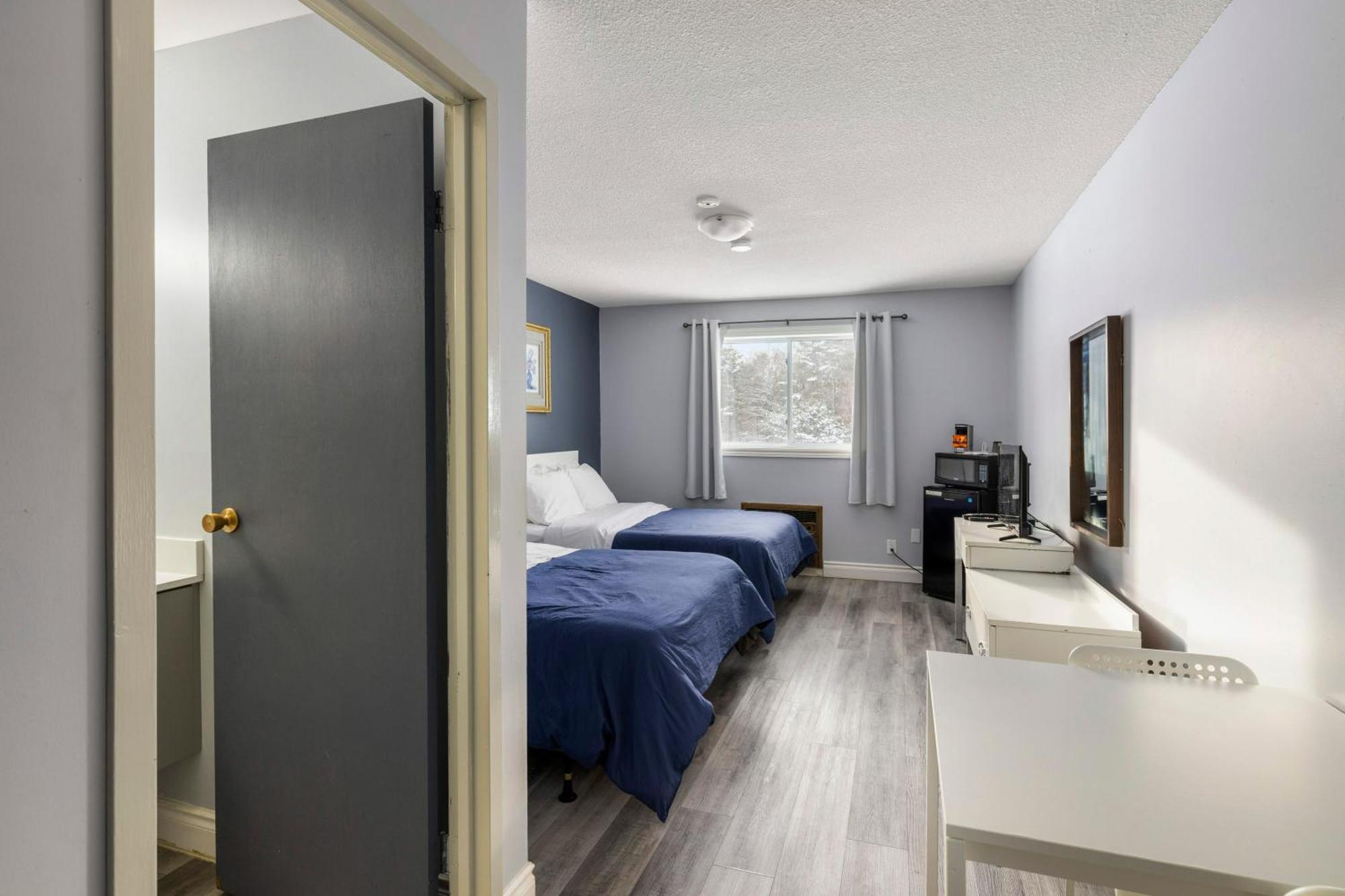 Lakeside Inn Cloyne Екстер'єр фото